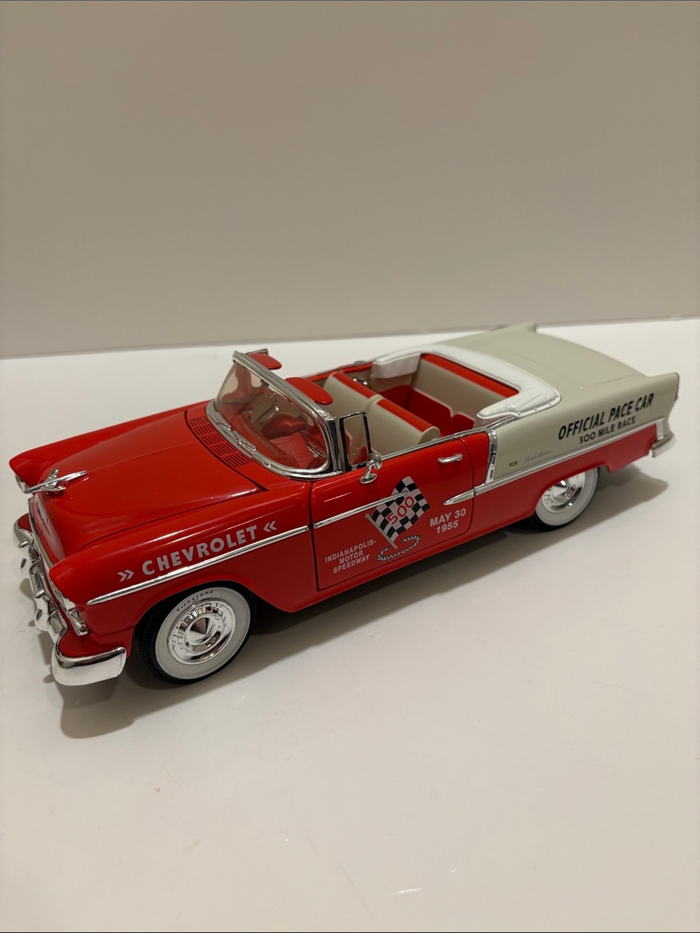Ertl 1955 Chevrolet Indy Pace Car convertible. 1:18 Diecast.